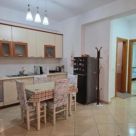Modern , Quiet , Family Friendly & Fully Furnished Apartment Vlore Luaran gambar
