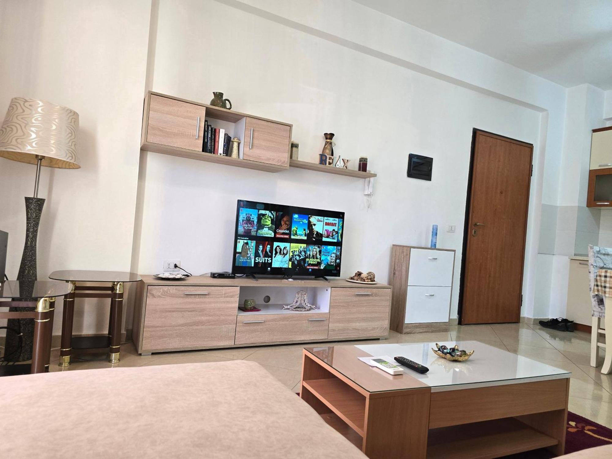 Modern , Quiet , Family Friendly & Fully Furnished Apartment Vlore Luaran gambar