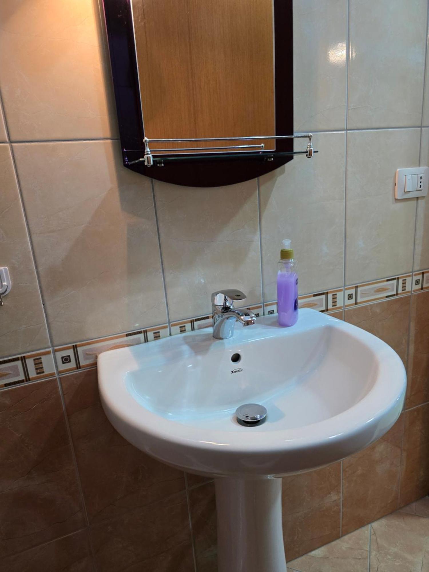 Modern , Quiet , Family Friendly & Fully Furnished Apartment Vlore Luaran gambar